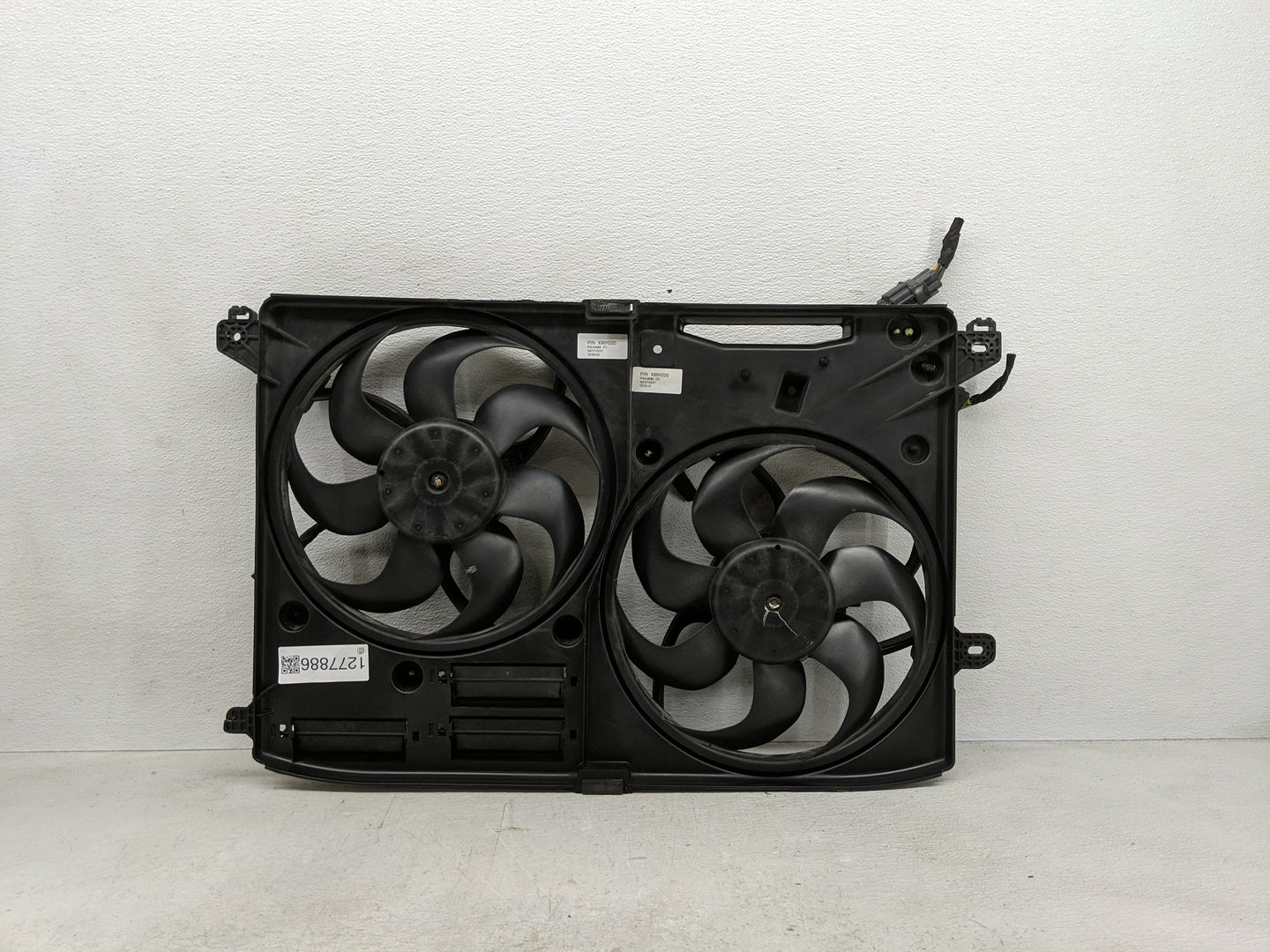 2016-2020 Ford Fusion Electric Radiator Cooling Fan Motor Assembly P/N:10891220 10891320 Fits Fits 2016 2017 2018 2019 2020 