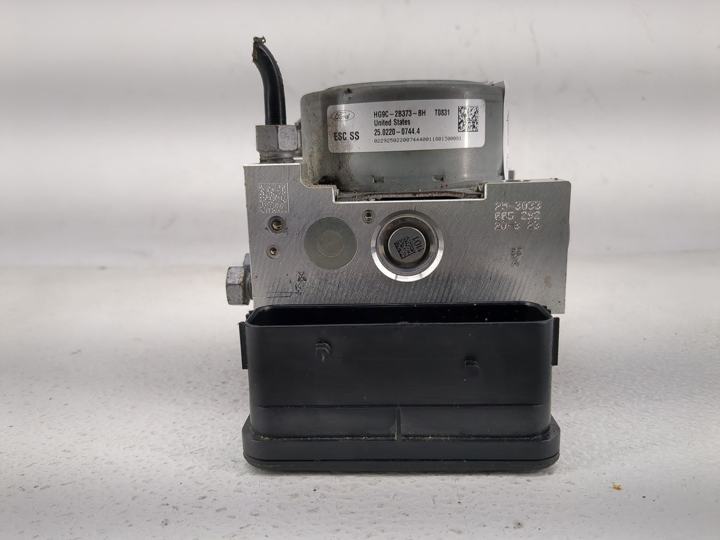 2017-2018 Ford Fusion ABS Pump Control Module Replacement P/N:HG9C-2B373-BH Fits Fits 2017 2018 OEM Used Auto Parts - Oemuse
