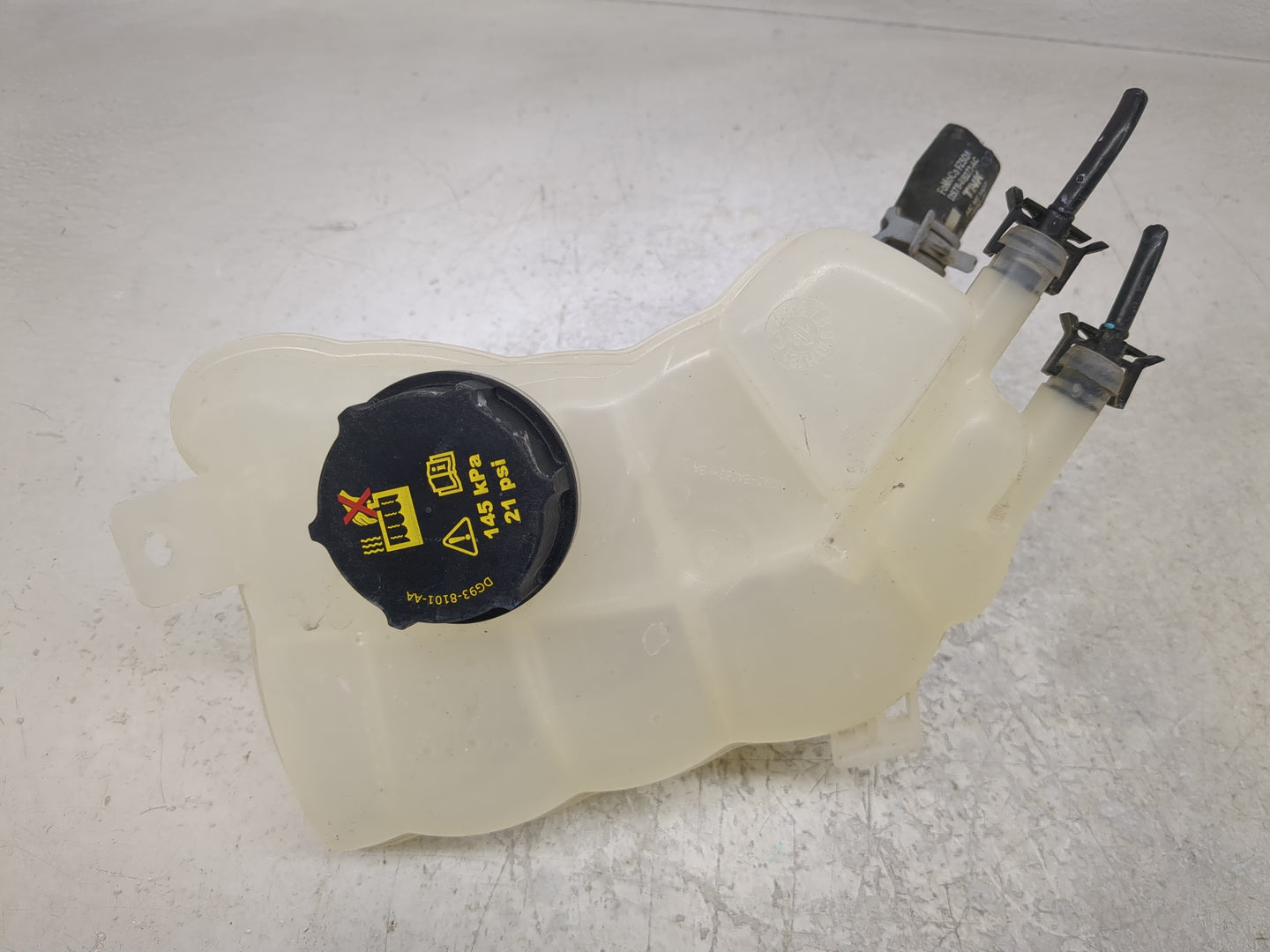 2017-2020 Ford Fusion Radiator Coolant Overflow Expansion Tank Bottle 1313167 - Oemusedautoparts1.com