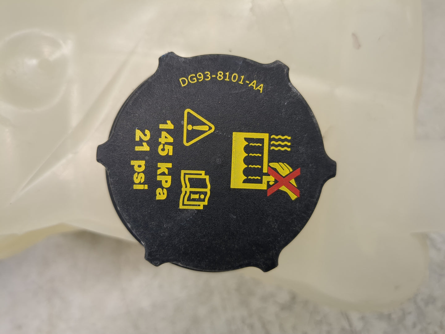 2017-2020 Ford Fusion Radiator Coolant Overflow Expansion Tank Bottle 1313167 - Oemusedautoparts1.com