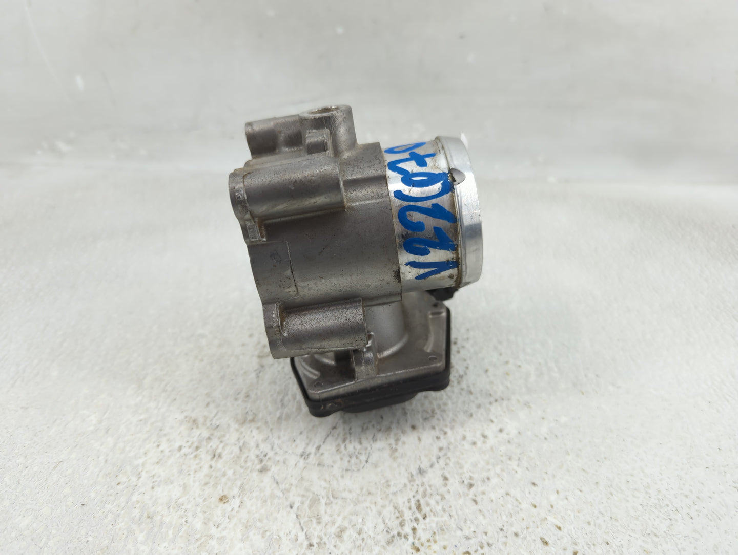 2014-2020 Ford Fusion Throttle Body P/N:DS7G-9F991-CA Fits Fits 2014 2015 2016 2017 2018 2019 2020 OEM Used Auto Parts - Oem