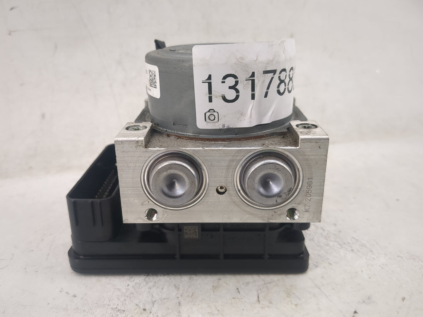 2017-2018 Ford Fusion ABS Pump Control Module Replacement P/N:HG9C-2C219-LG HG9C-2B373-BH Fits Fits 2017 2018 OEM Used Auto 