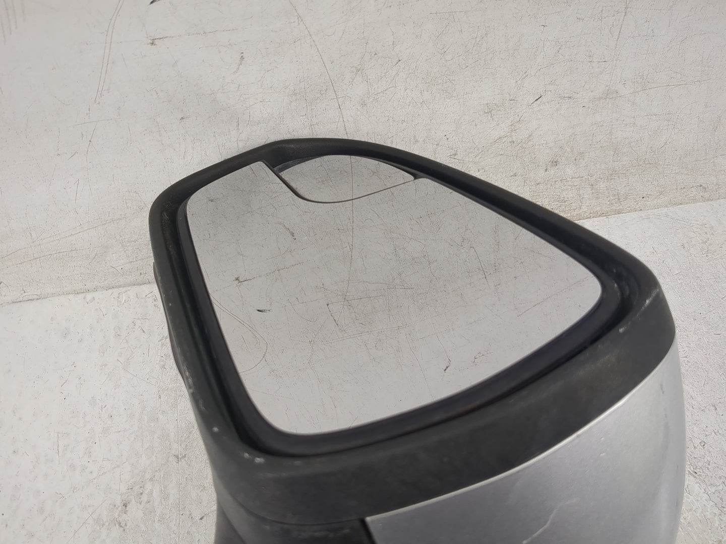 2016-2020 Ford Fusion Driver Side View Mirror - Left Door Mirror OEM Used - Oemusedautoparts1.com