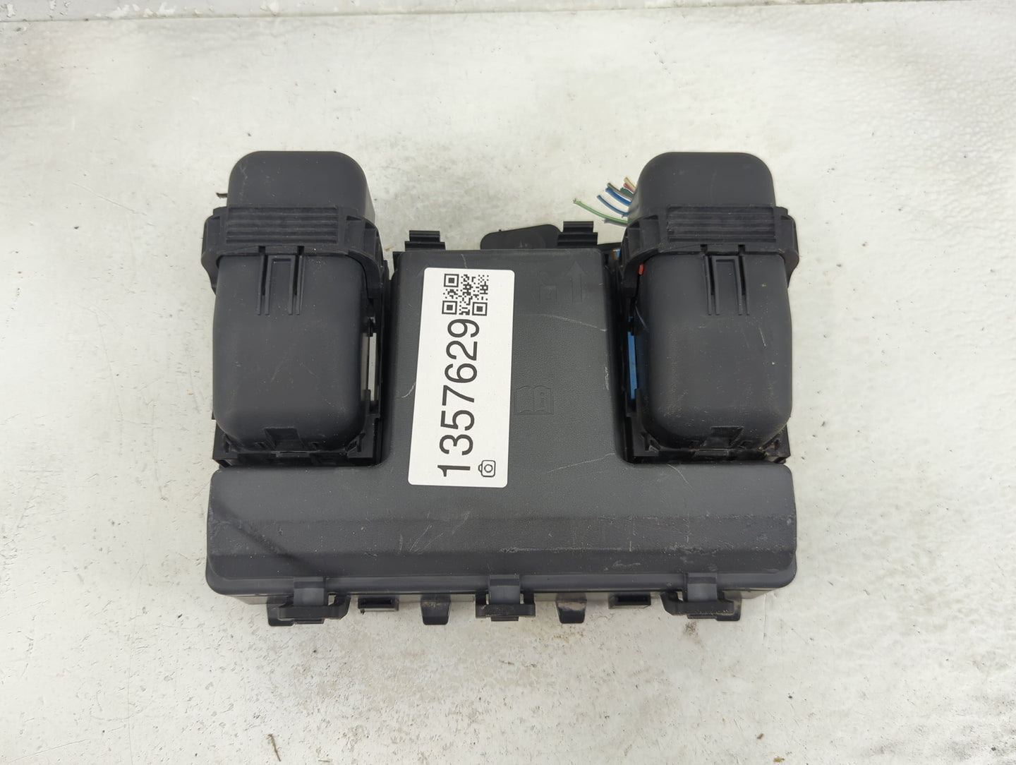 2017-2020 Ford Fusion Fusebox Fuse Box Panel Relay Module P/N:G2GT14A075AA Fits Fits 2017 2018 2019 2020 OEM Used Auto Parts