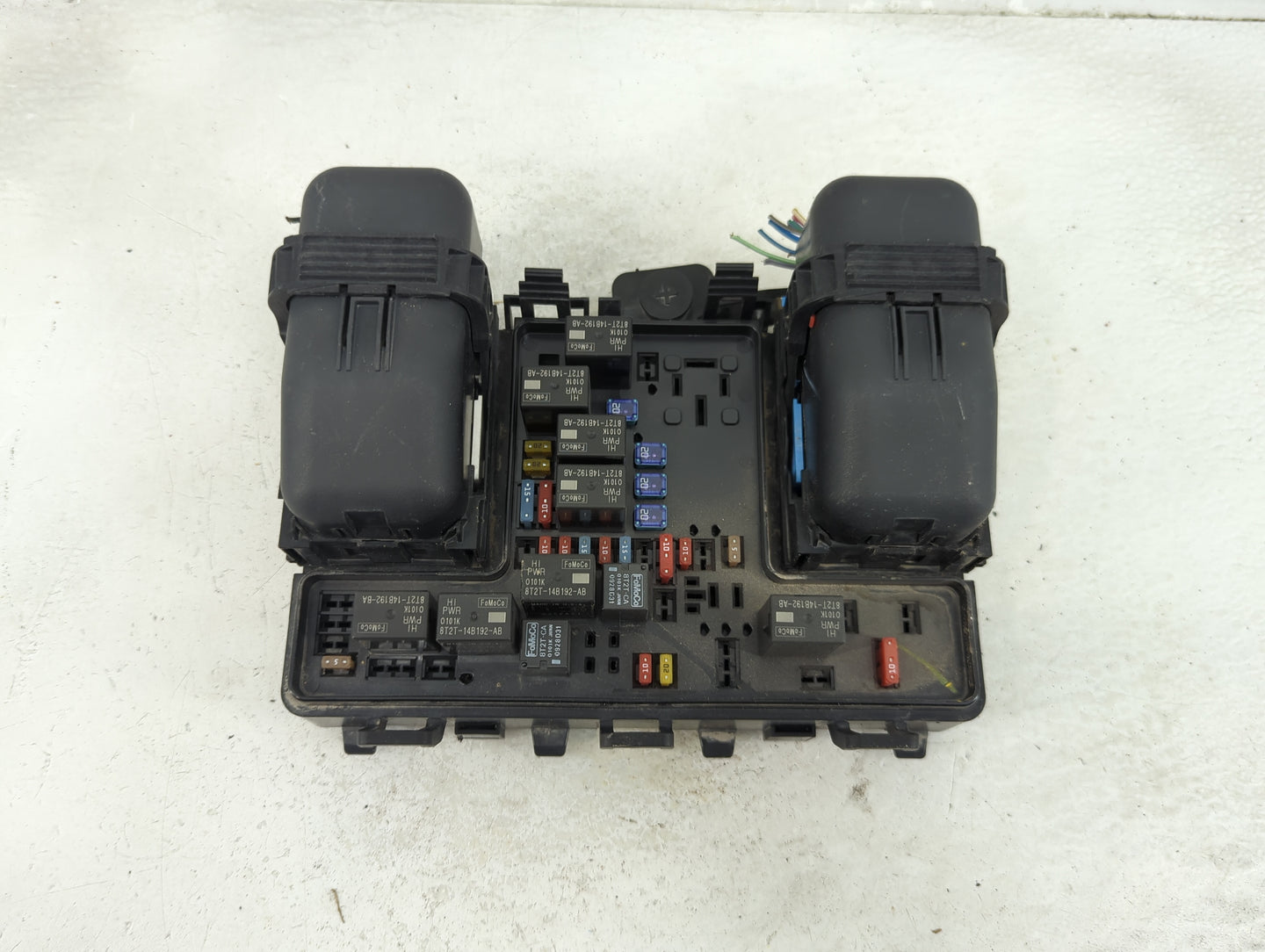 2017-2020 Ford Fusion Fusebox Fuse Box Panel Relay Module P/N:G2GT14A075AA Fits Fits 2017 2018 2019 2020 OEM Used Auto Parts