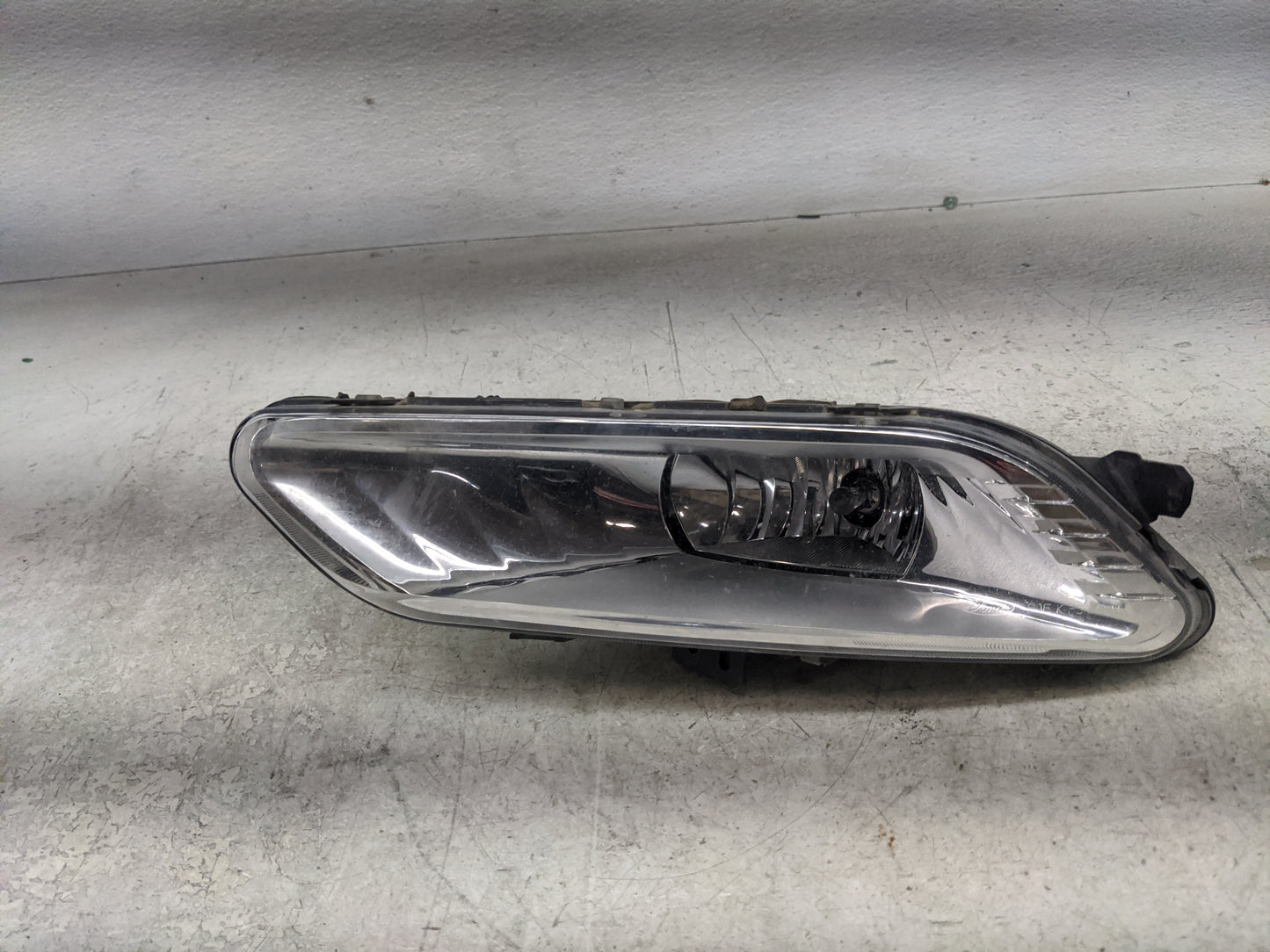 2017-2018 Ford Fusion Driver Left Oem Fog Light Lamp - Oemusedautoparts1.com