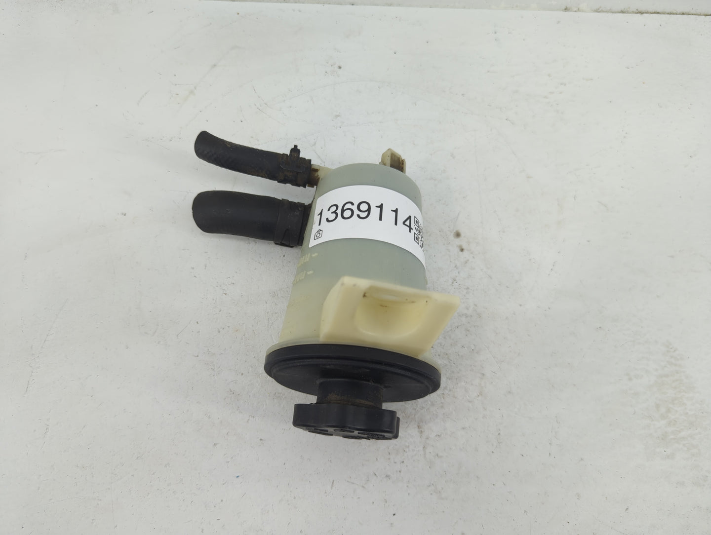 2017-2020 Ford Fusion Radiator Coolant Overflow Expansion Tank Bottle 1369114 - Oemusedautoparts1.com