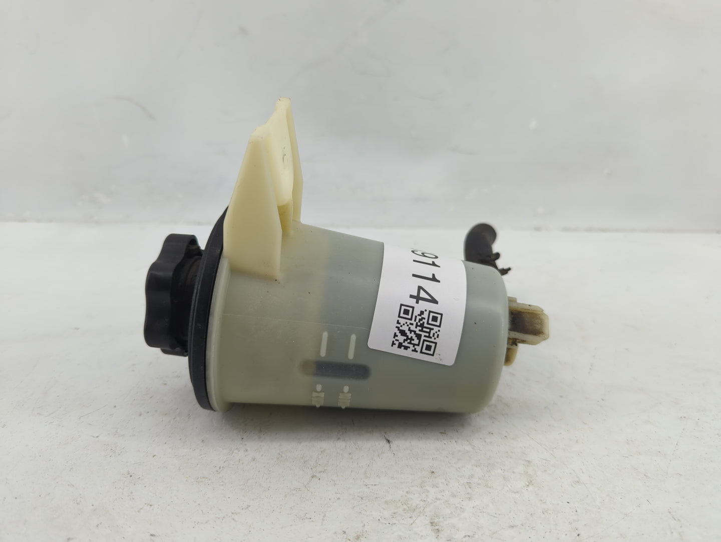 2017-2020 Ford Fusion Radiator Coolant Overflow Expansion Tank Bottle 1369114 - Oemusedautoparts1.com