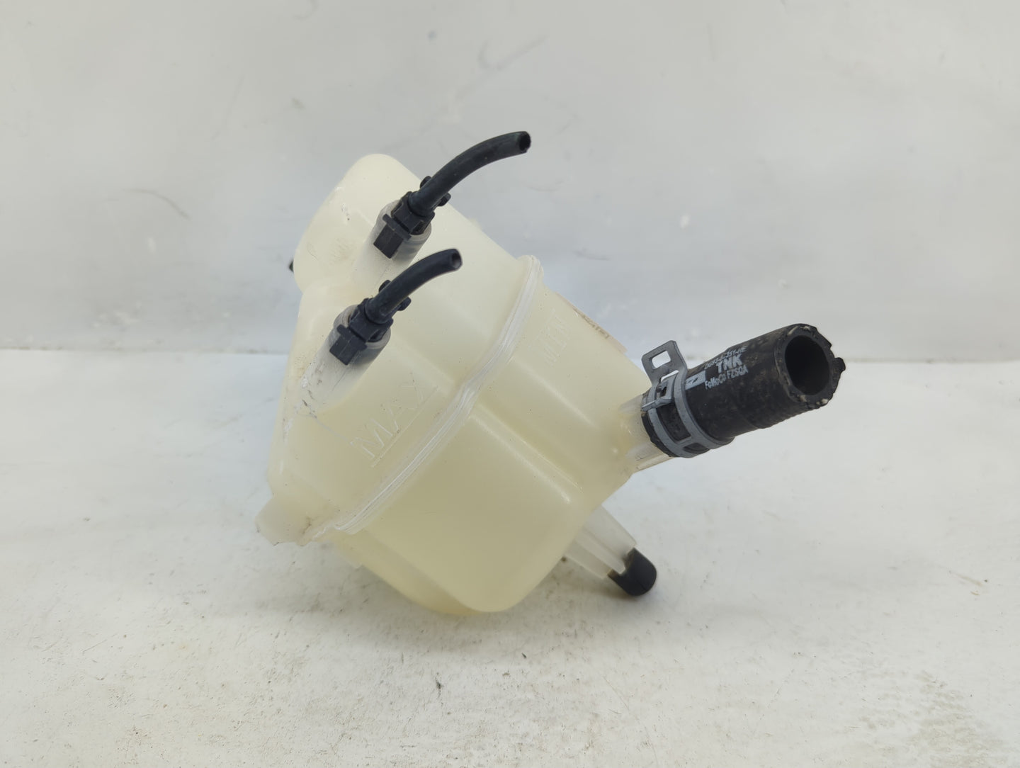 2017-2020 Ford Fusion Radiator Coolant Overflow Expansion Tank Bottle 1369117 - Oemusedautoparts1.com
