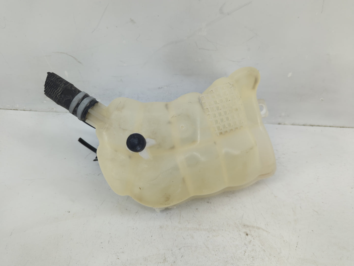 2017-2020 Ford Fusion Radiator Coolant Overflow Expansion Tank Bottle 1369117 - Oemusedautoparts1.com