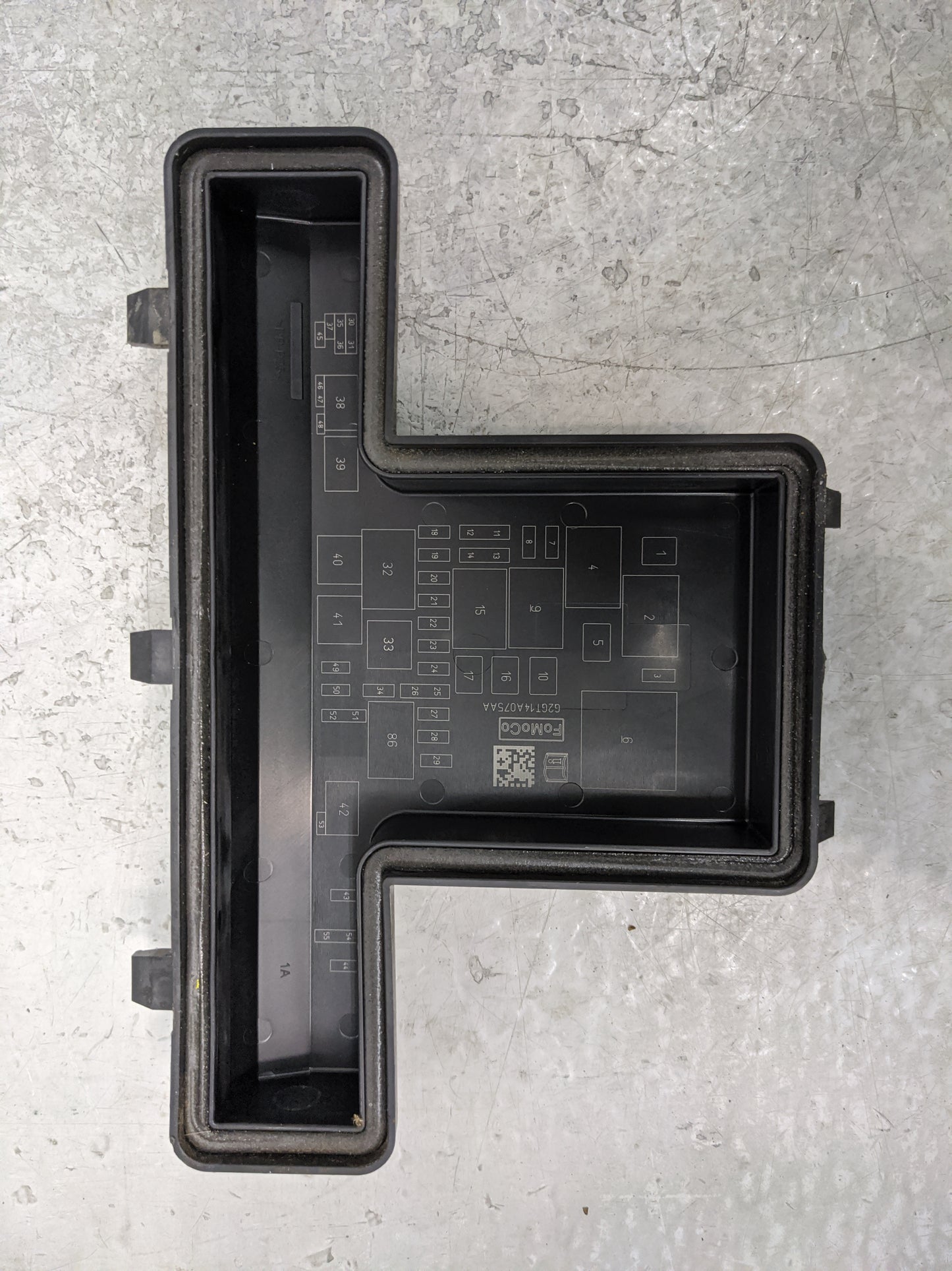 2017-2020 Ford Fusion Fusebox Fuse Box Panel Relay Module P/N:HG9T14D068AC Fits Fits 2017 2018 2019 2020 OEM Used Auto Parts
