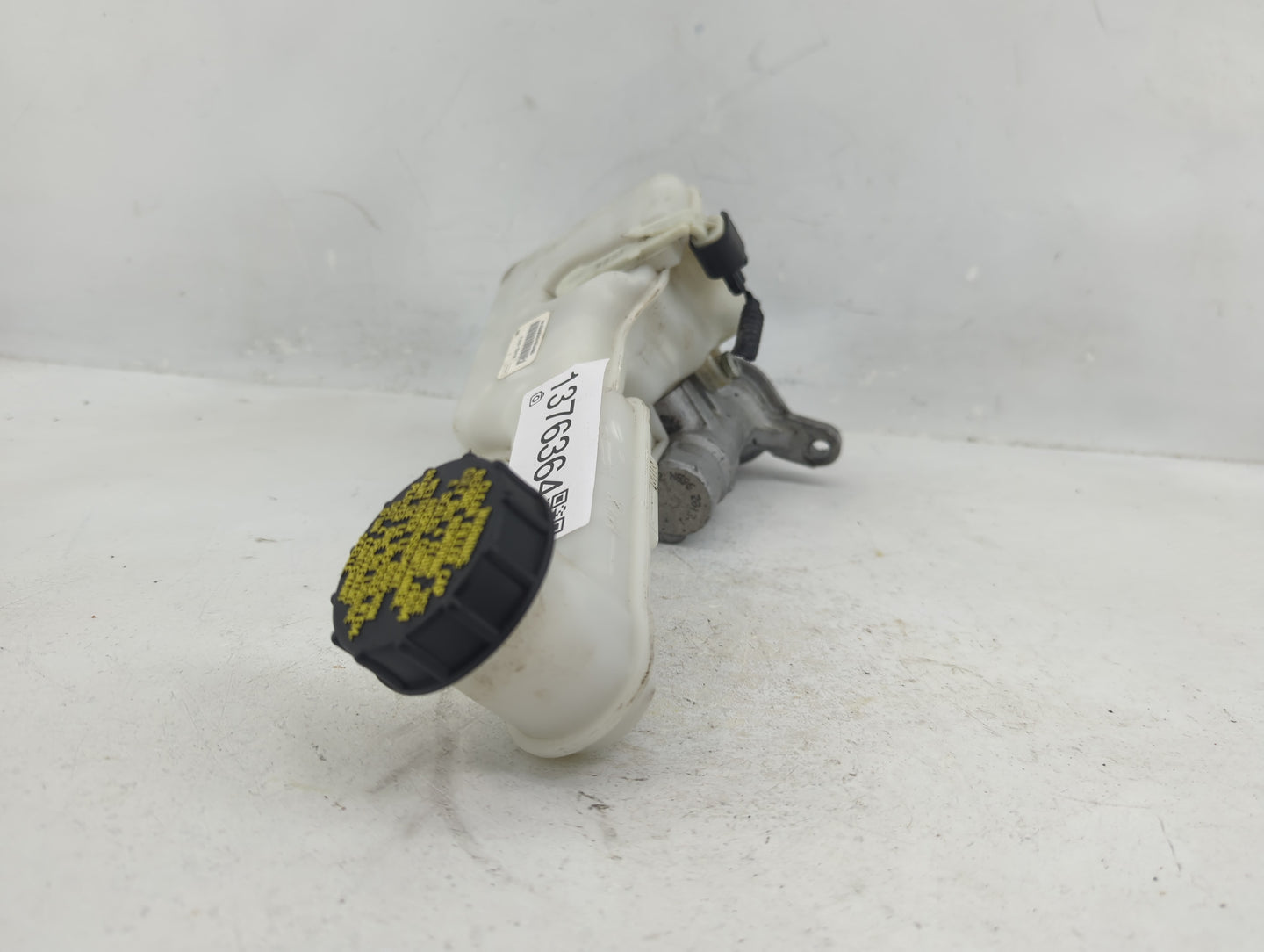 2017-2020 Ford Fusion Brake Master Cylinder - Oemusedautoparts1.com
