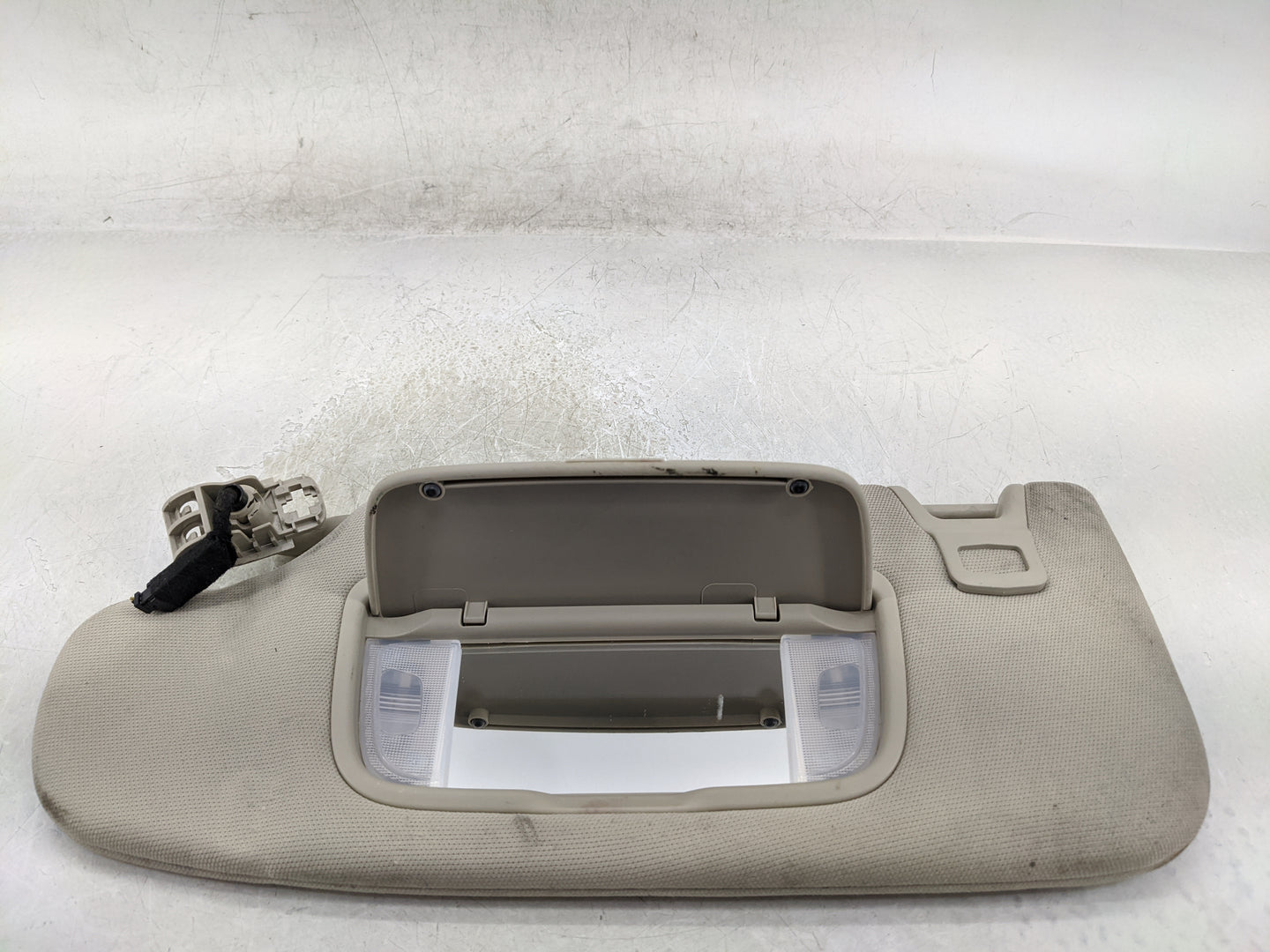 2017-2020 Ford Fusion Sun Visor Shade Replacement Driver Left Mirror Fits Fits 2017 2018 2019 2020 OEM Used Auto Parts - Oem