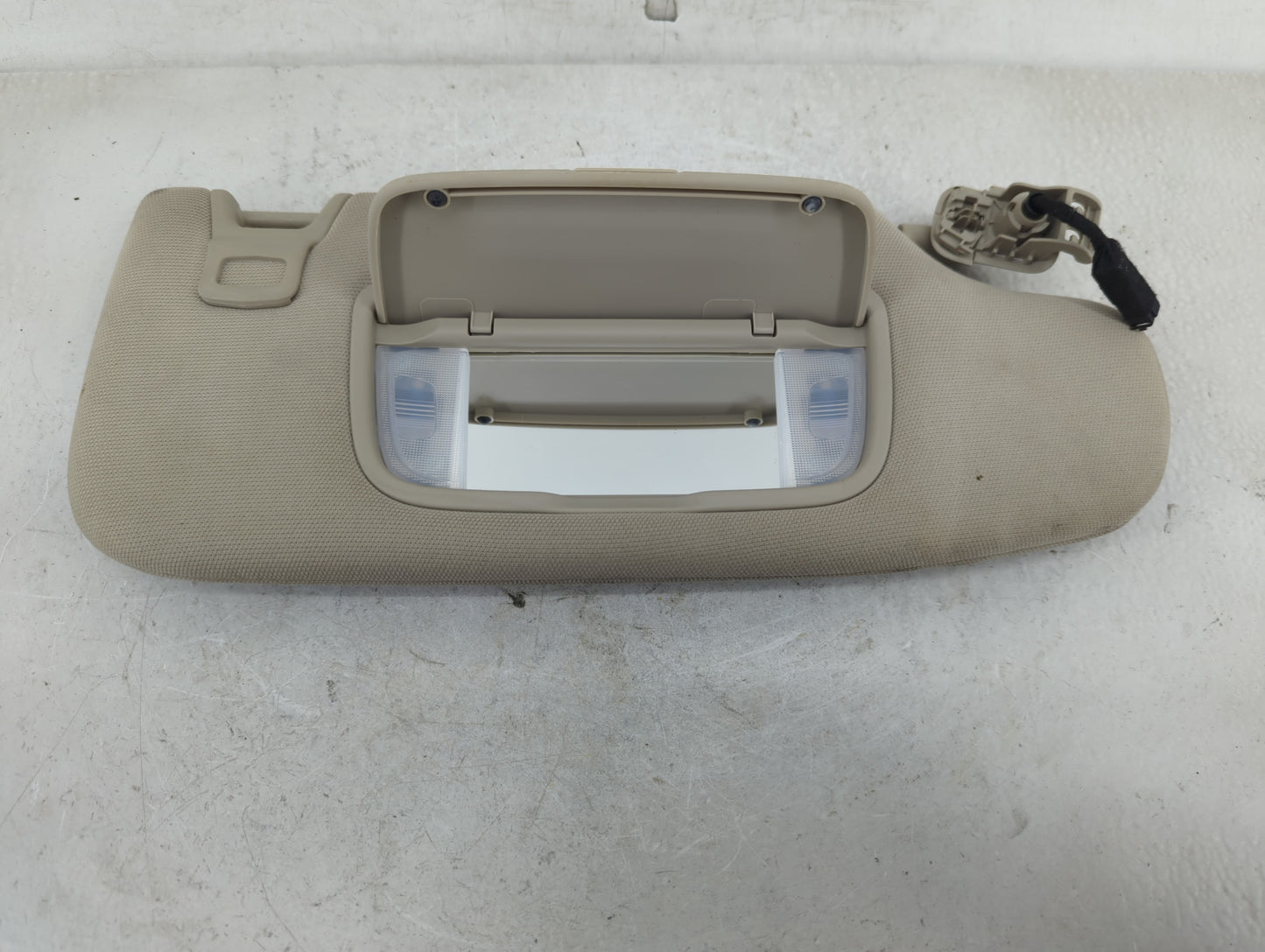 2017-2020 Ford Fusion Sun Visor Shade Replacement Passenger Right Mirror Fits Fits 2017 2018 2019 2020 OEM Used Auto Parts -