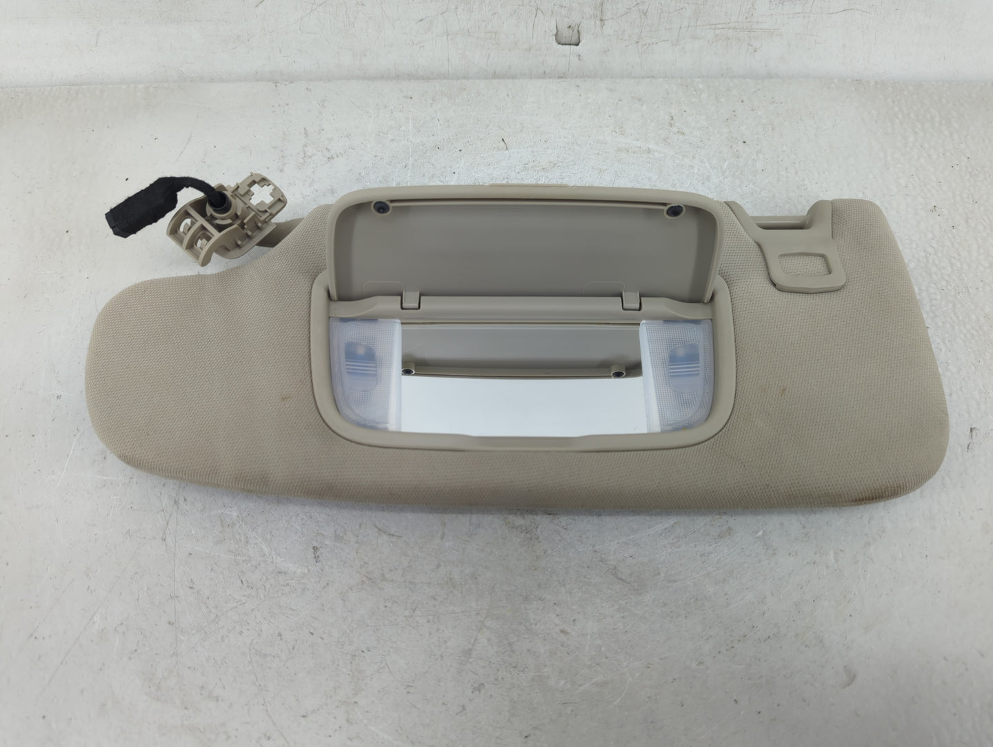 2017-2020 Ford Fusion Sun Visor Shade Replacement Driver Left Mirror Fits Fits 2017 2018 2019 2020 OEM Used Auto Parts - Oem