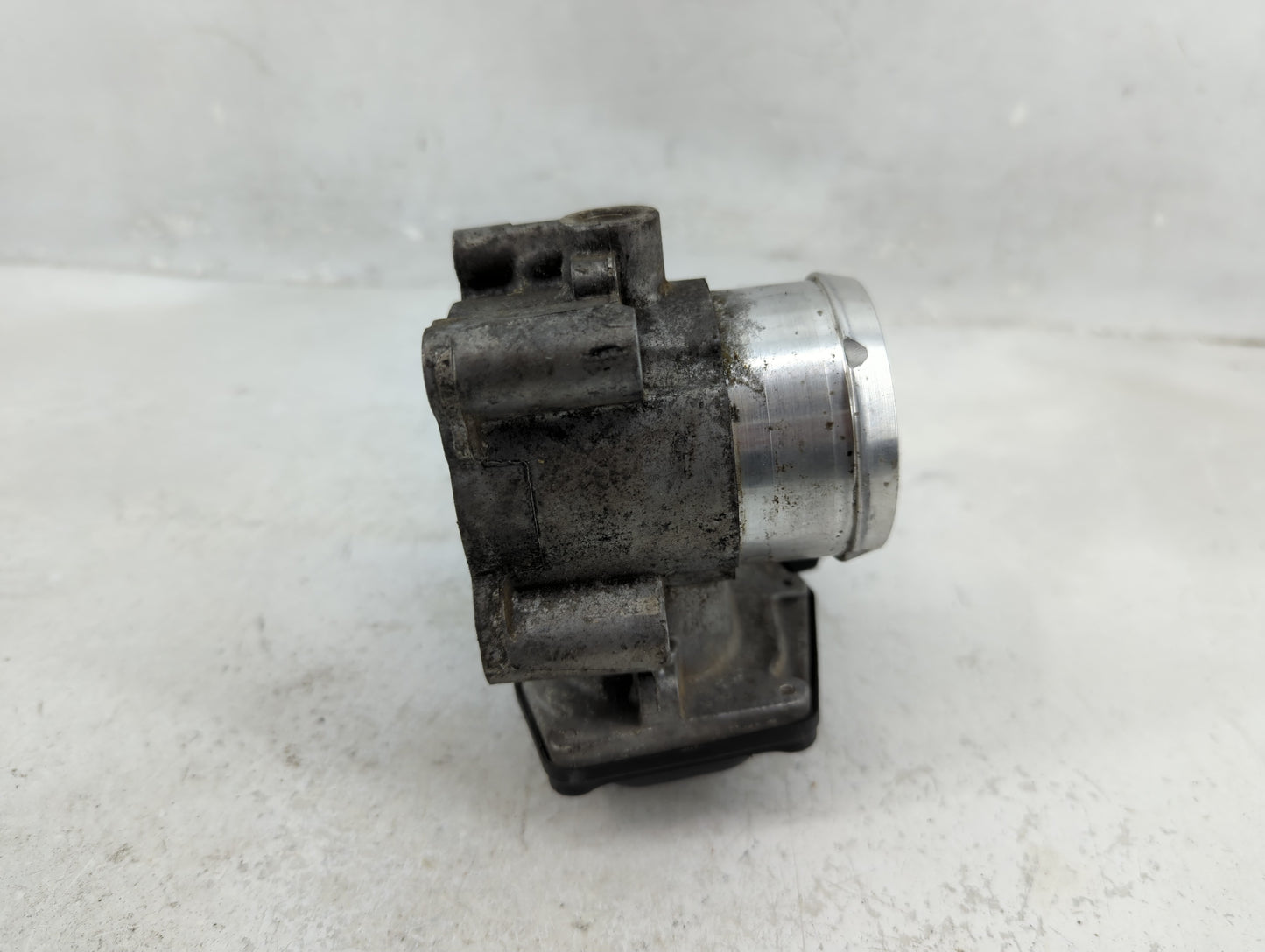 2014-2020 Ford Fusion Throttle Body P/N:DS7G-9F991-CA Fits Fits 2014 2015 2016 2017 2018 2019 2020 OEM Used Auto Parts - Oem