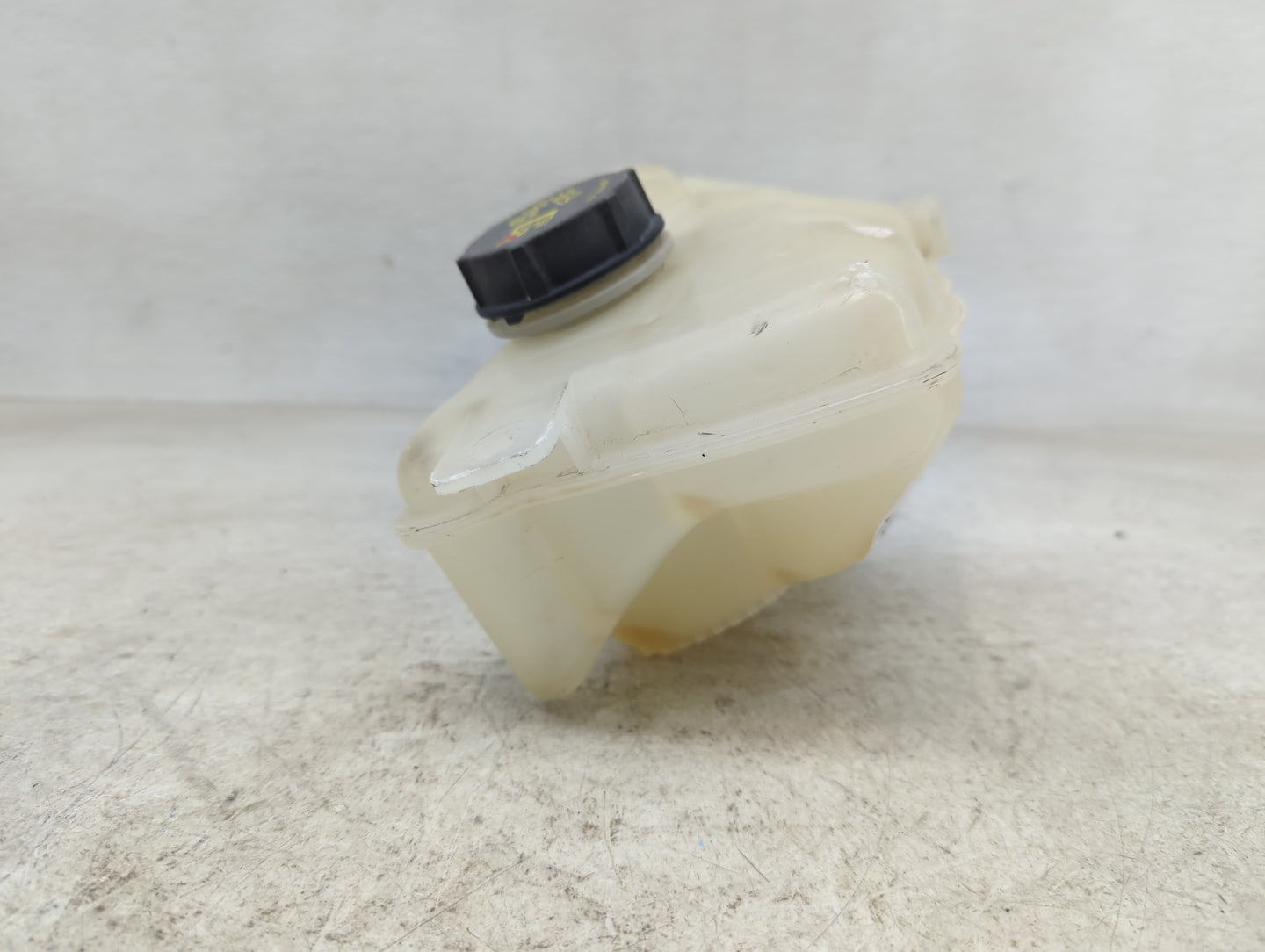 2017-2020 Ford Fusion Radiator Coolant Overflow Expansion Tank Bottle - Oemusedautoparts1.com