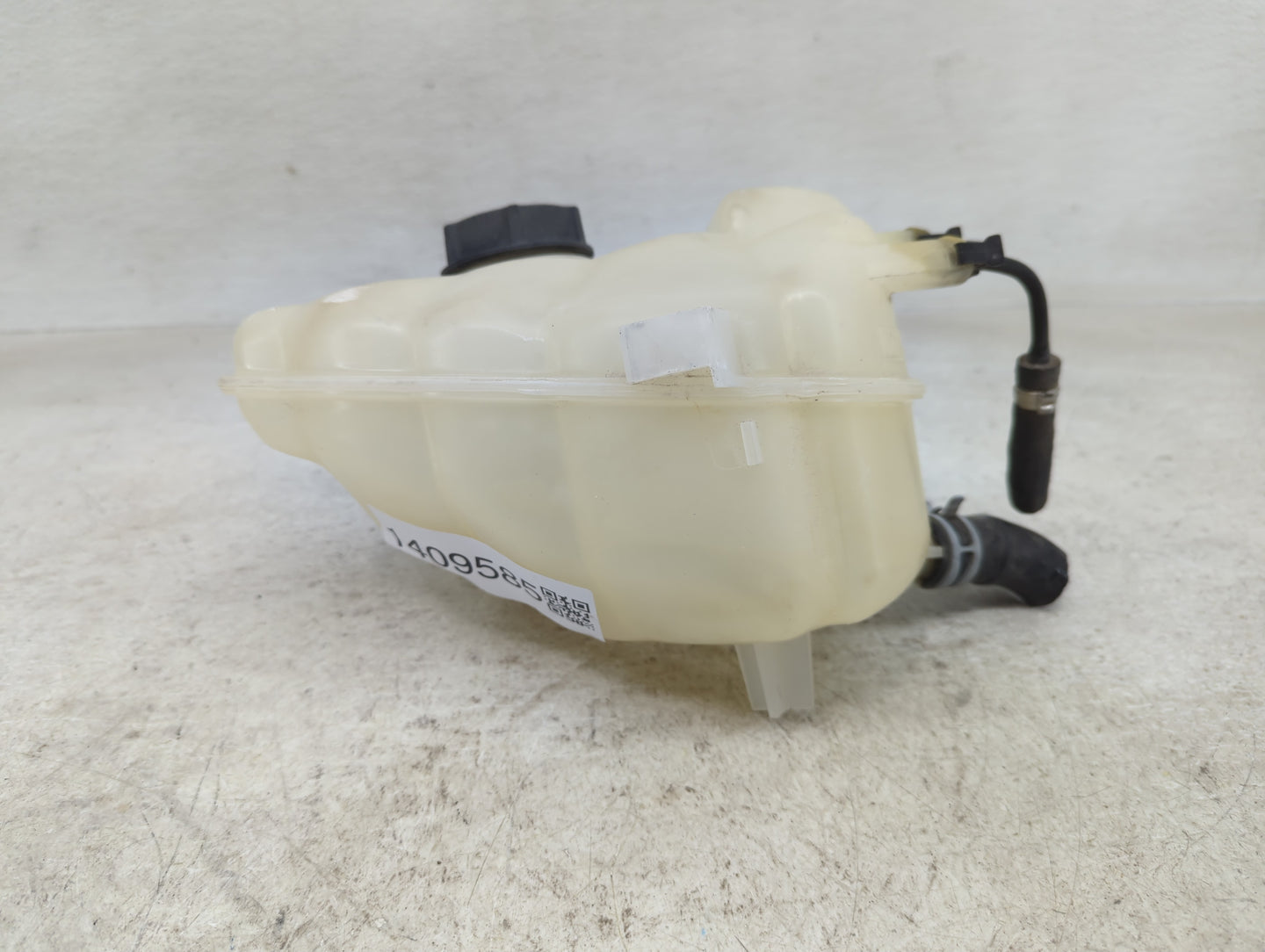 2017-2020 Ford Fusion Radiator Coolant Overflow Expansion Tank Bottle - Oemusedautoparts1.com