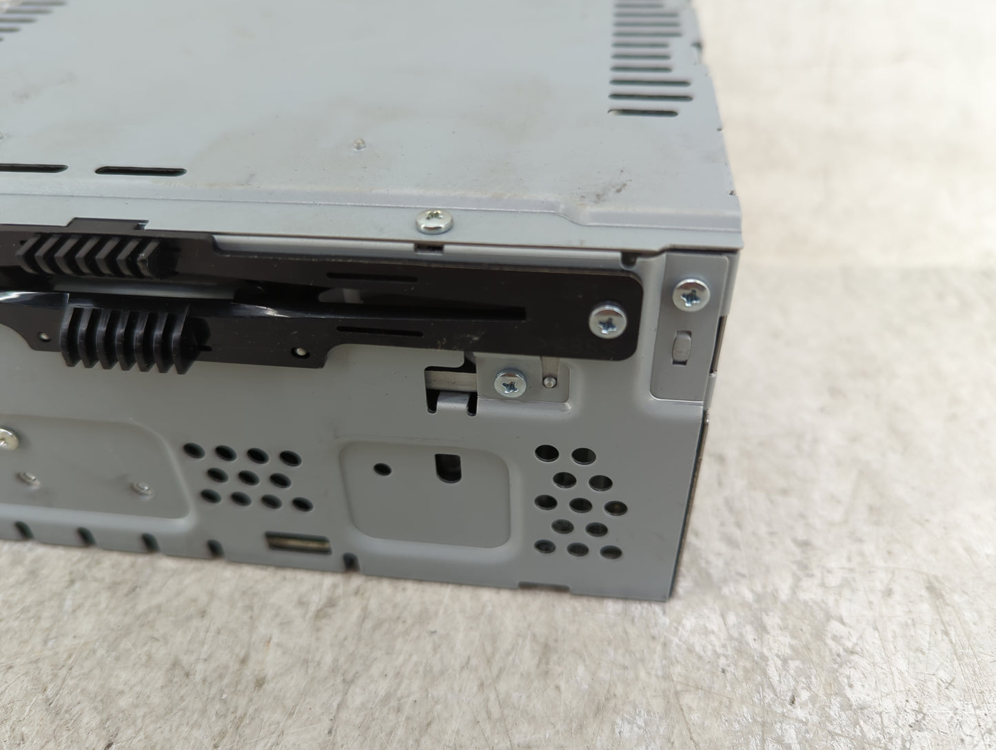 2017-2020 Ford Fusion Radio AM FM Cd Player Receiver Replacement P/N:FS7T-19C107-YD Fits Fits 2017 2018 2019 2020 OEM Used A
