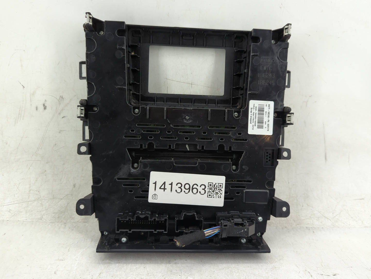 2017-2018 Ford Fusion Radio AM FM Cd Player Receiver Replacement P/N:HS7T-18E243-PA Fits Fits 2017 2018 OEM Used Auto Parts 
