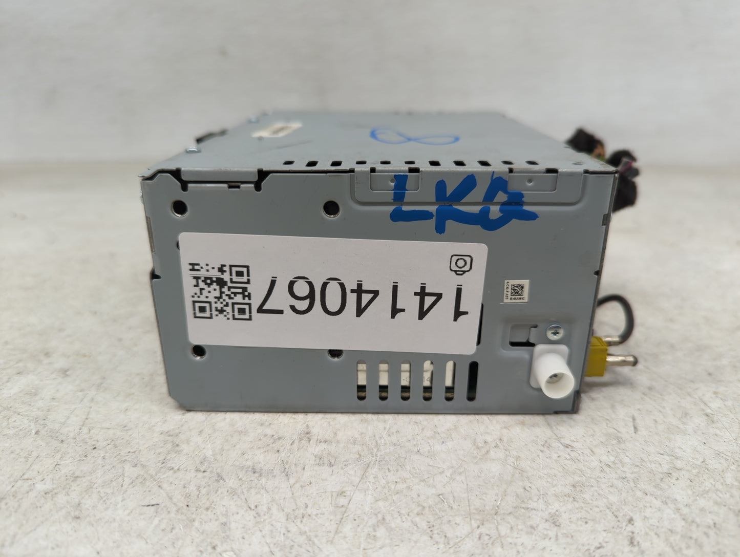 2017-2020 Ford Fusion Radio AM FM Cd Player Receiver Replacement P/N:HS7T-19C107-ZD Fits Fits 2017 2018 2019 2020 OEM Used A