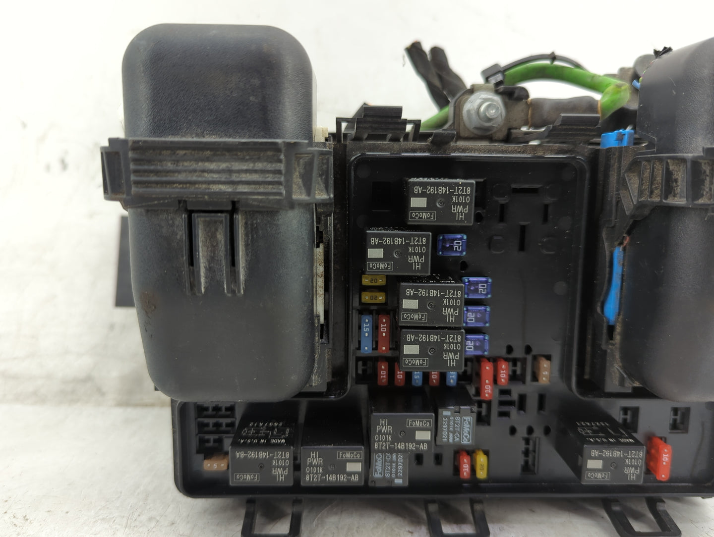 2017-2020 Ford Fusion Fusebox Fuse Box Panel Relay Module P/N:G2GT14A075AA Fits Fits 2017 2018 2019 2020 OEM Used Auto Parts