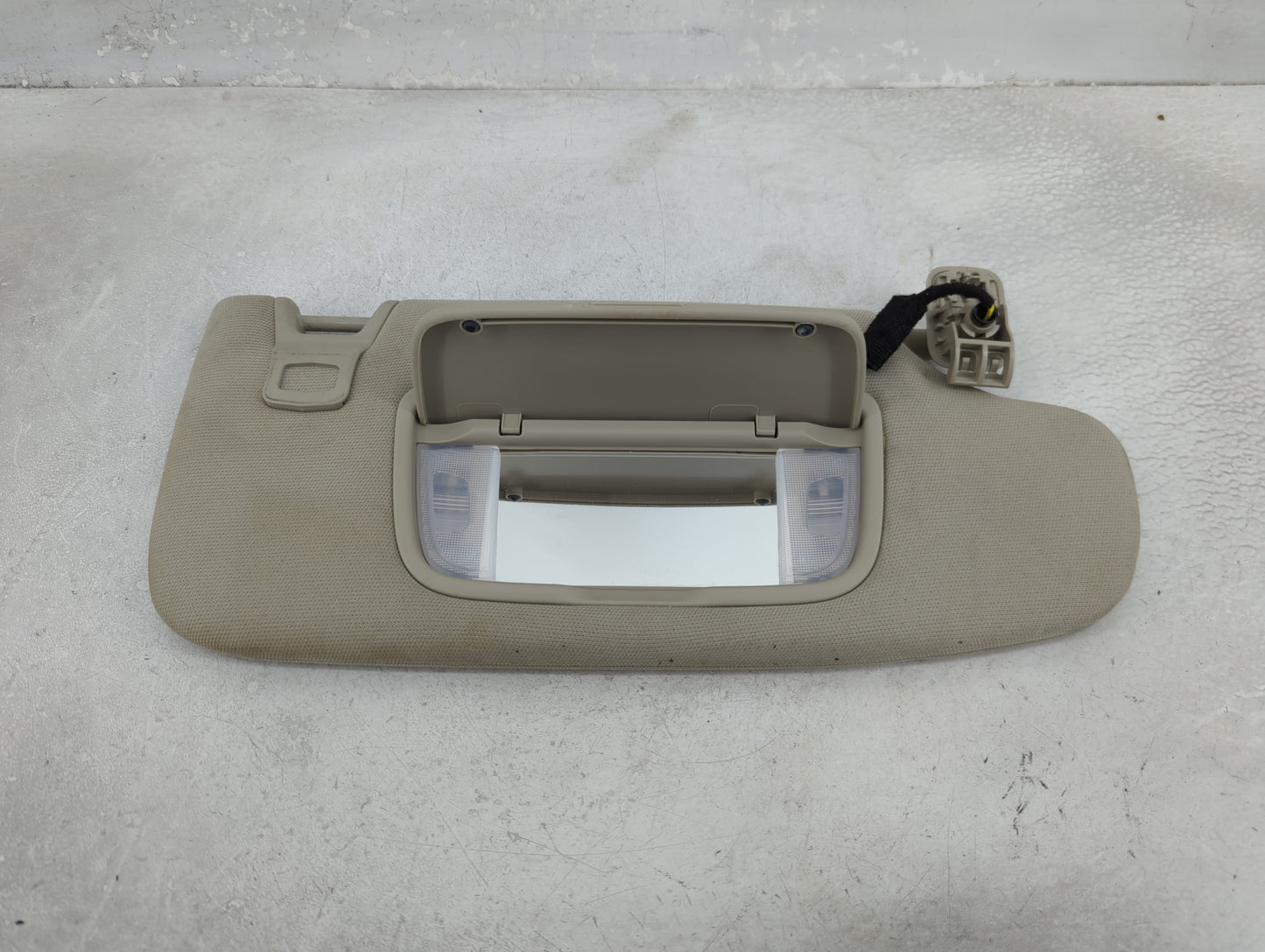 2017-2020 Ford Fusion Sun Visor Shade Replacement Passenger Right Mirror Fits Fits 2017 2018 2019 2020 OEM Used Auto Parts -