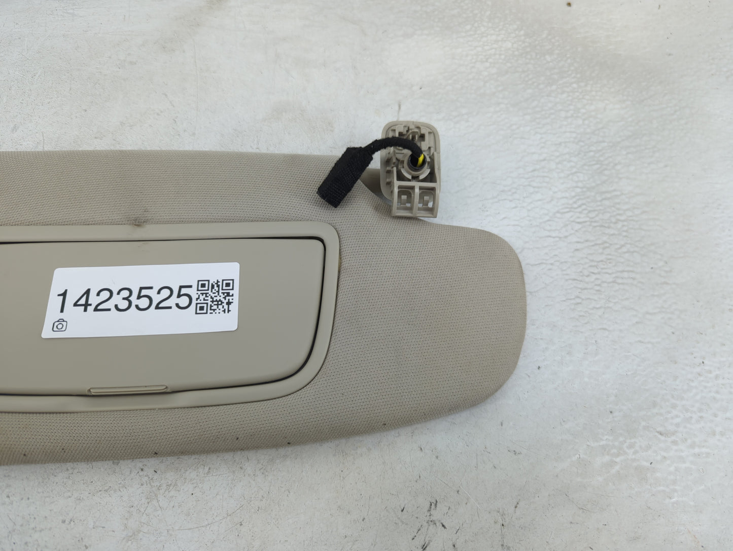 2017-2020 Ford Fusion Sun Visor Shade Replacement Passenger Right Mirror Fits Fits 2017 2018 2019 2020 OEM Used Auto Parts -