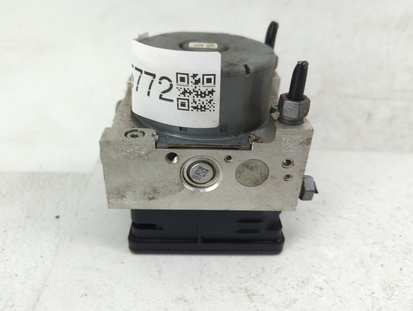 2017-2018 Ford Fusion ABS Pump Control Module Replacement P/N:HG9C-2B373-BH 591558373 Fits Fits 2017 2018 OEM Used Auto Part