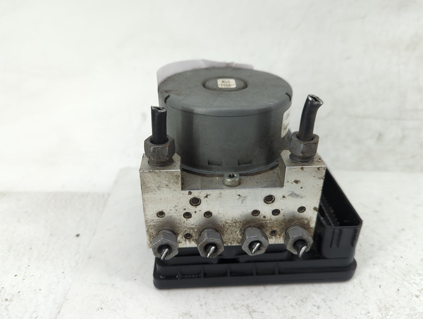 2017-2018 Ford Fusion ABS Pump Control Module Replacement P/N:HG9C-2B373-BH 591558373 Fits Fits 2017 2018 OEM Used Auto Part