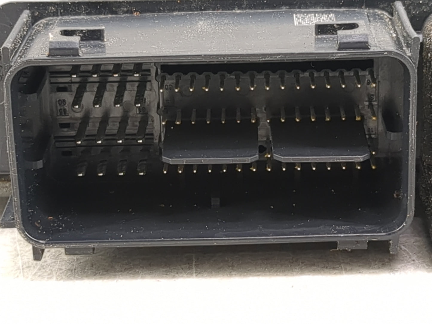 2017-2020 Ford Fusion PCM Engine Control Computer ECU ECM PCU OEM P/N:HU5T-14F262-CA A2095192000 Fits OEM Used Auto Parts - 