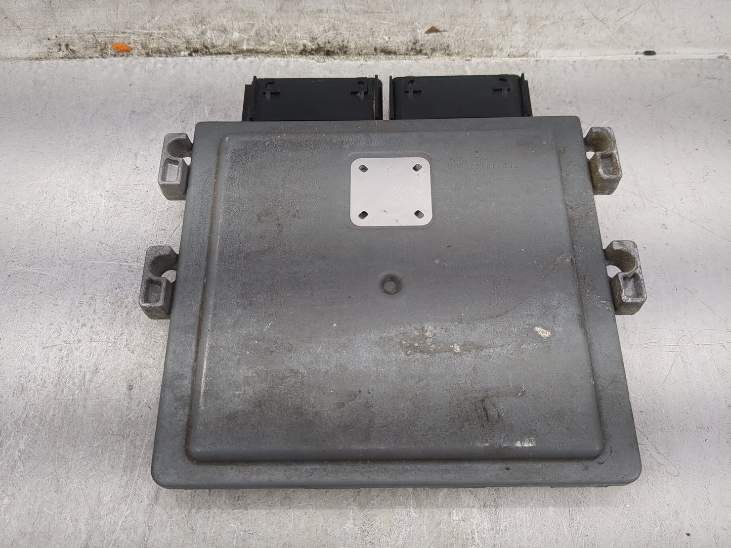 2017-2020 Ford Fusion PCM Engine Control Computer ECU ECM PCU OEM P/N:HU5T-14F262-CA A2095192000 Fits OEM Used Auto Parts - 