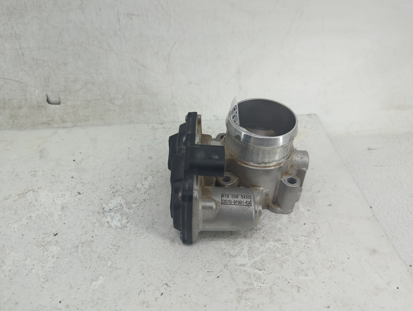 2014-2020 Ford Fusion Throttle Body P/N:DS7G-9F991-CA Fits Fits 2014 2015 2016 2017 2018 2019 2020 OEM Used Auto Parts - Oem