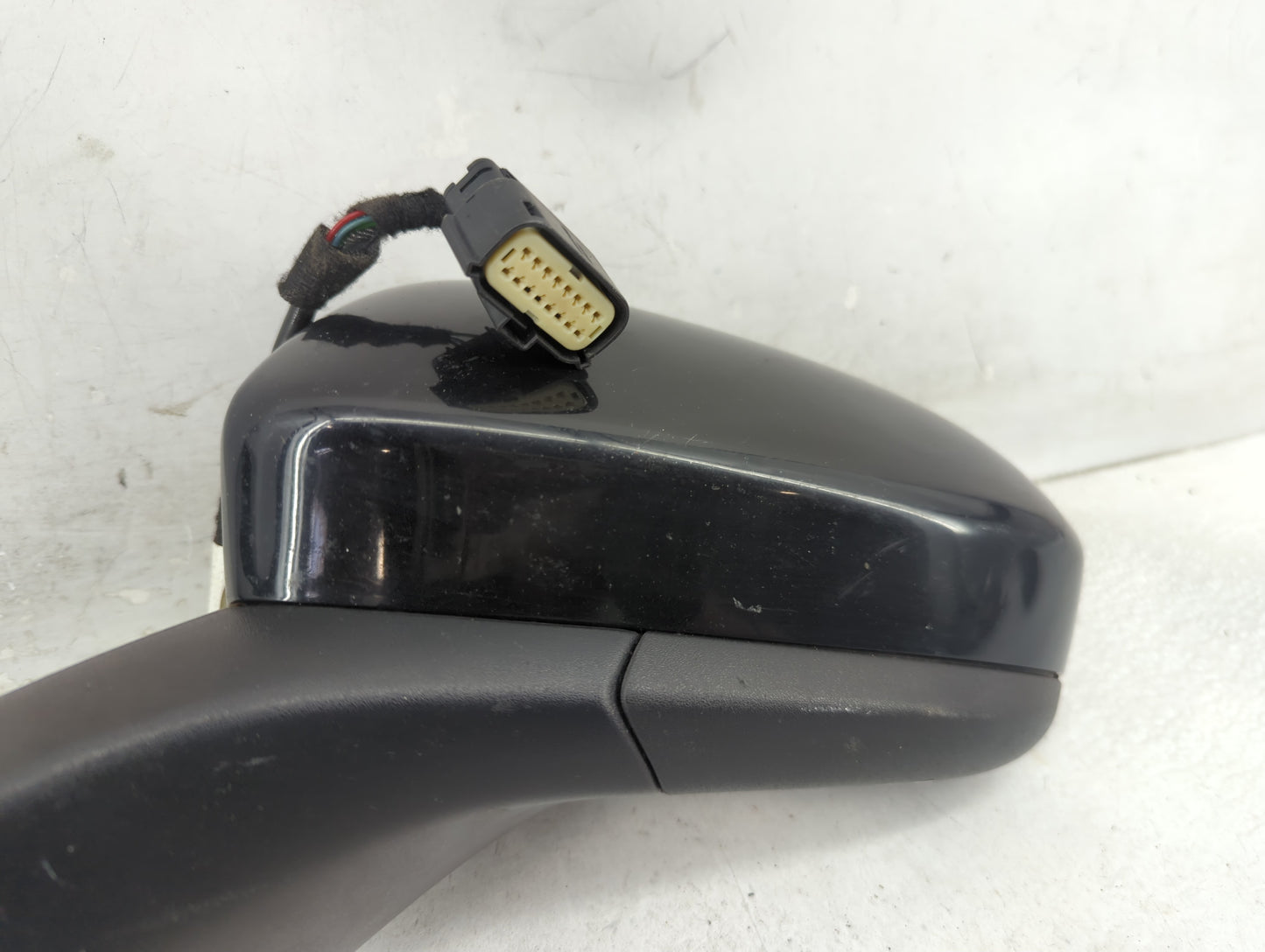 2016-2020 Ford Fusion Driver Side View Mirror - Left Door Mirror OEM Used - Oemusedautoparts1.com