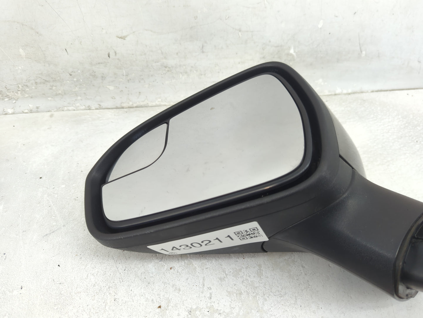 2016-2020 Ford Fusion Driver Side View Mirror - Left Door Mirror OEM Used - Oemusedautoparts1.com