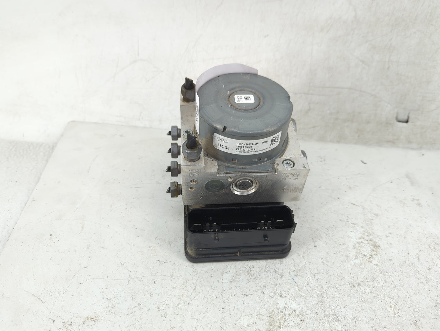 2018 Ford Fusion ABS Pump Control Module Replacement P/N:HG9C-2B373-BH Fits OEM Used Auto Parts - Oemusedautoparts1.com