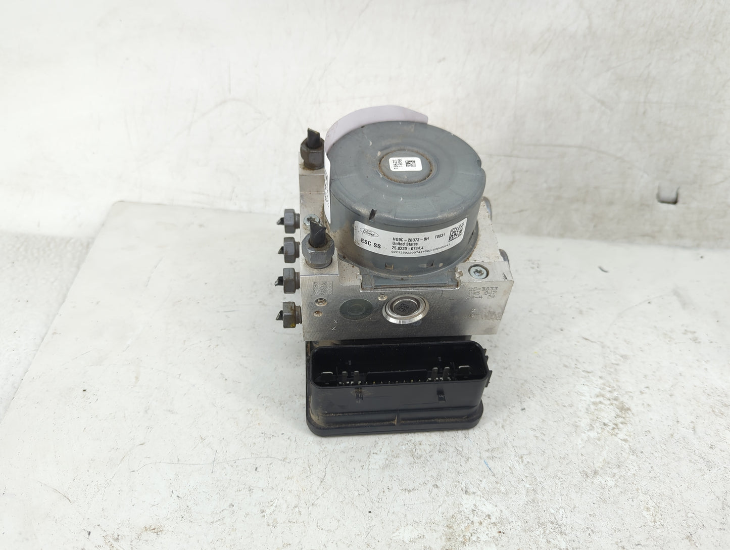 2018 Ford Fusion ABS Pump Control Module Replacement P/N:HG9C-2B373-BH Fits OEM Used Auto Parts - Oemusedautoparts1.com