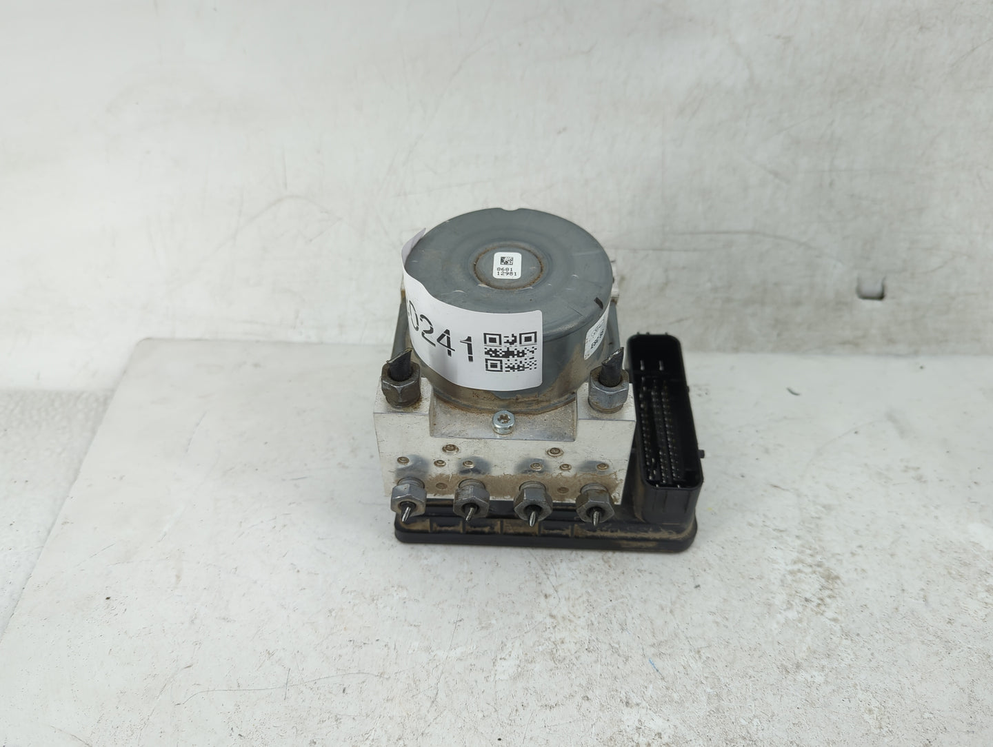 2018 Ford Fusion ABS Pump Control Module Replacement P/N:HG9C-2B373-BH Fits OEM Used Auto Parts - Oemusedautoparts1.com