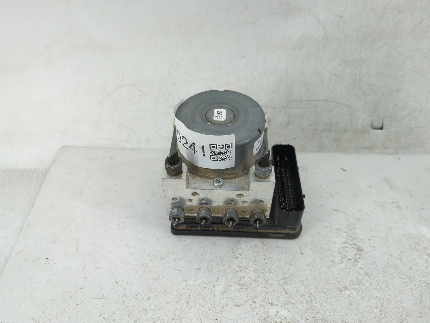 2018 Ford Fusion ABS Pump Control Module Replacement P/N:HG9C-2B373-BH Fits OEM Used Auto Parts - Oemusedautoparts1.com