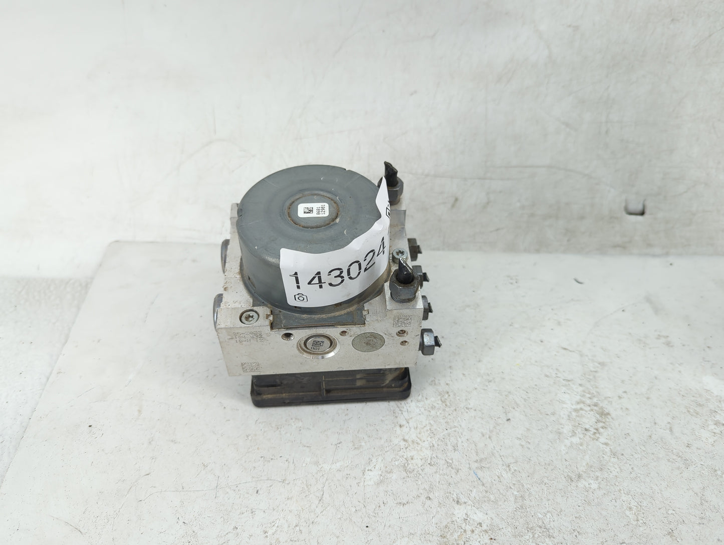 2018 Ford Fusion ABS Pump Control Module Replacement P/N:HG9C-2B373-BH Fits OEM Used Auto Parts - Oemusedautoparts1.com