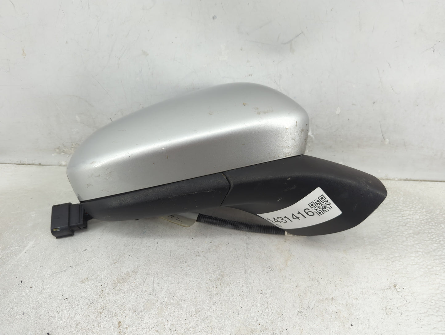 2016-2020 Ford Fusion Passenger Side View Mirror - Right Door Mirror OEM Used - Oemusedautoparts1.com