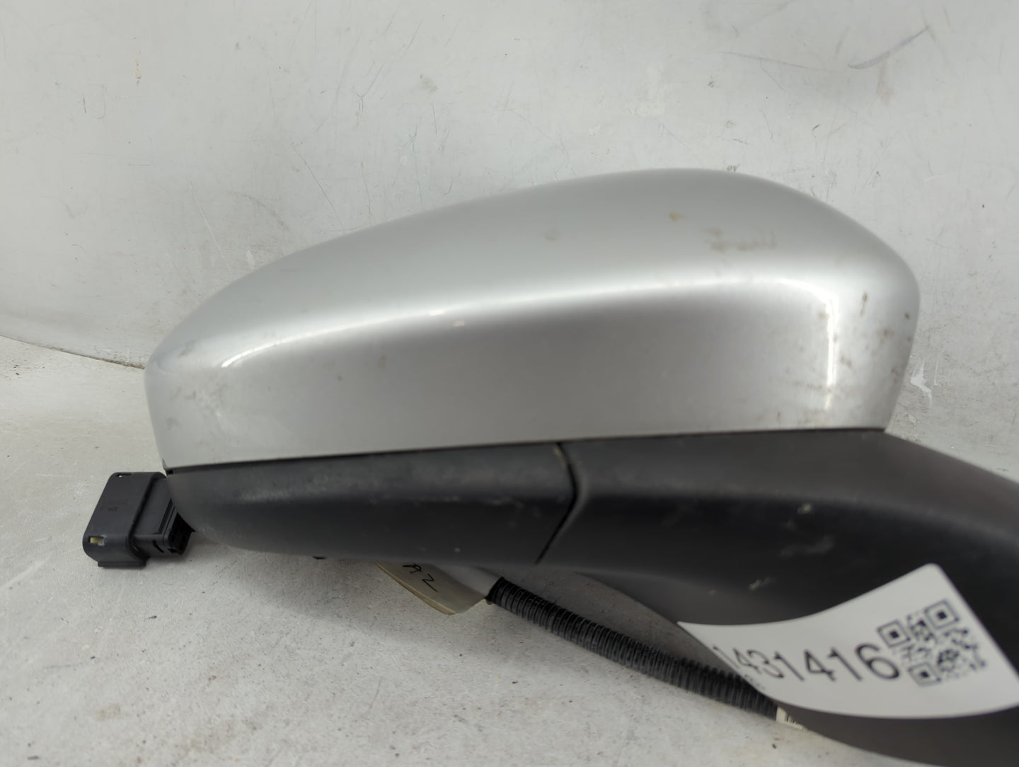 2016-2020 Ford Fusion Passenger Side View Mirror - Right Door Mirror OEM Used - Oemusedautoparts1.com
