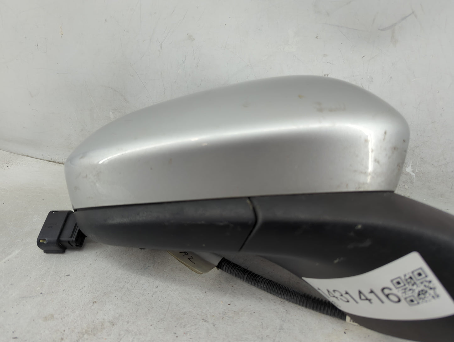 2016-2020 Ford Fusion Passenger Side View Mirror - Right Door Mirror OEM Used - Oemusedautoparts1.com