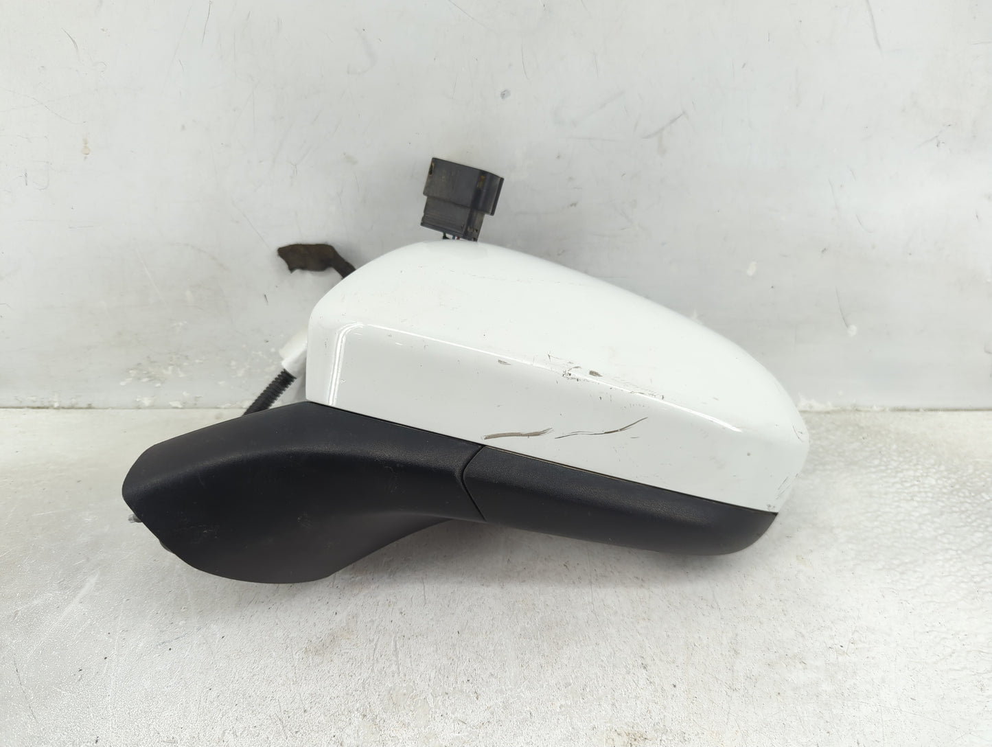 2016-2020 Ford Fusion Driver Side View Mirror - Left Door Mirror OEM Used - Oemusedautoparts1.com