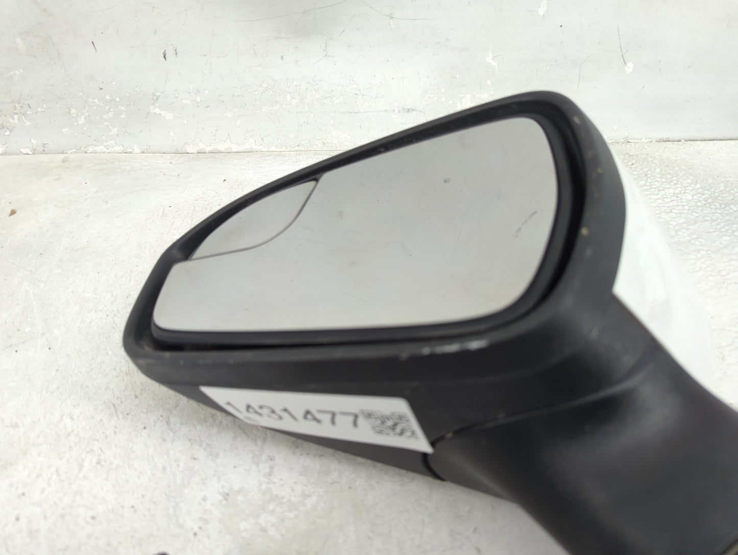 2016-2020 Ford Fusion Driver Side View Mirror - Left Door Mirror OEM Used - Oemusedautoparts1.com