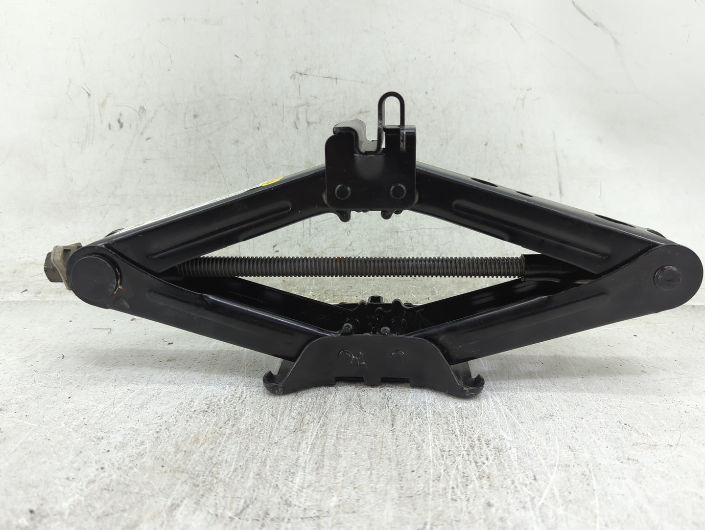 2018 Ford Fusion Spare Scissor Car Jack - Oemusedautoparts1.com