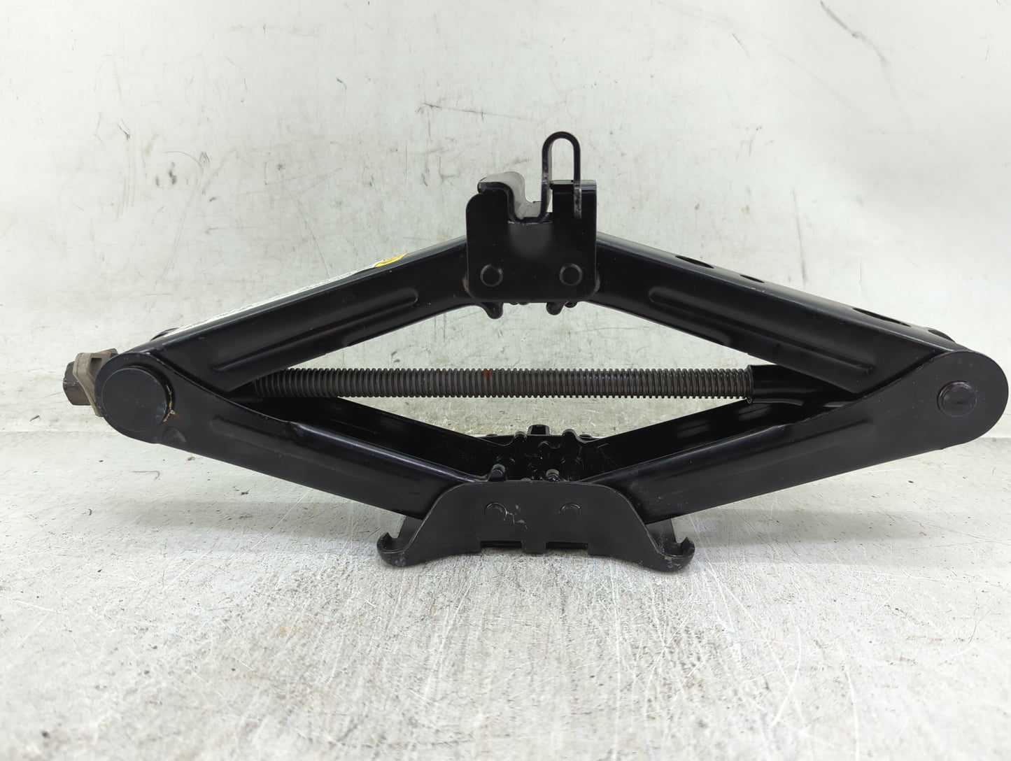 2018 Ford Fusion Spare Scissor Car Jack - Oemusedautoparts1.com