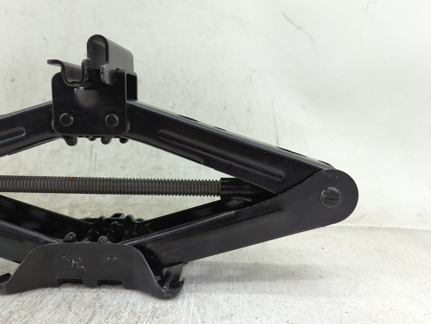 2018 Ford Fusion Spare Scissor Car Jack - Oemusedautoparts1.com