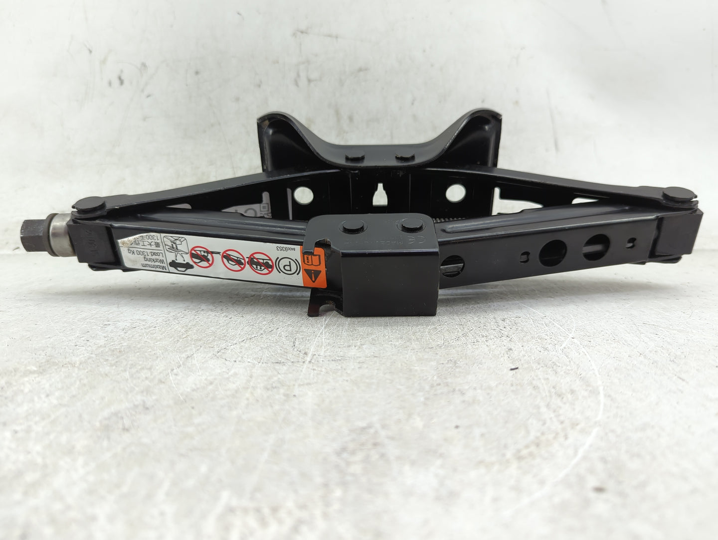 2018 Ford Fusion Spare Scissor Car Jack - Oemusedautoparts1.com