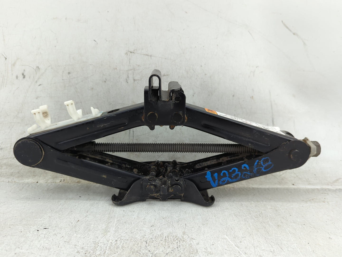 2018 Ford Fusion Spare Scissor Car Jack 1431778 - Oemusedautoparts1.com